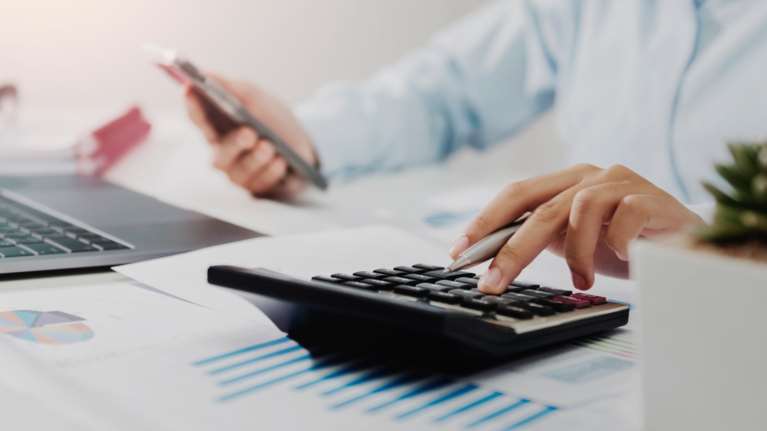 Μειώνεται στην 5ετία η παραγραφή χρεών [παραδείγματα]