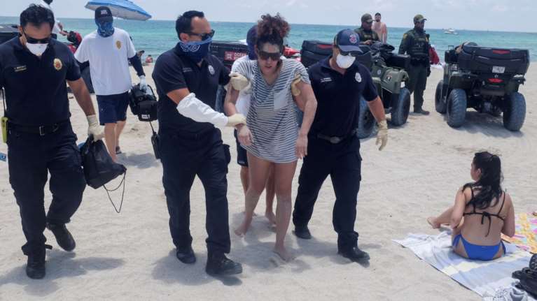 Κορονοϊός: Έξαρση κρουσμάτων σε 12 Πολιτείες των ΗΠΑ - "Αμερική ξύπνα", λέει ο Κουόμο