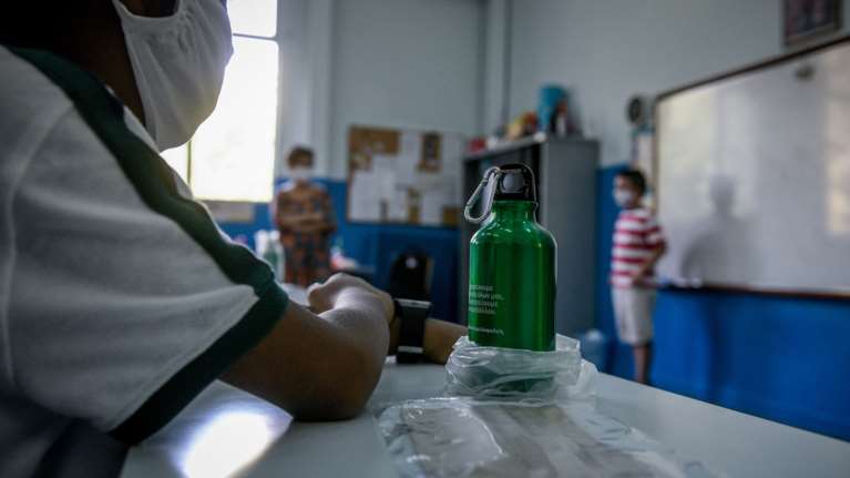 13033: Ποιον αριθμό στέλνουμε από τις 11 Ιανουαρίου για τα σχολεία που ξεκινούν