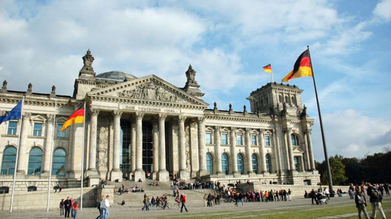 Γερμανία: Πτώση-ρεκόρ στο ΑΕΠ το β τρίμηνο- Χάθηκαν 10 χρόνια ανάπτυξης