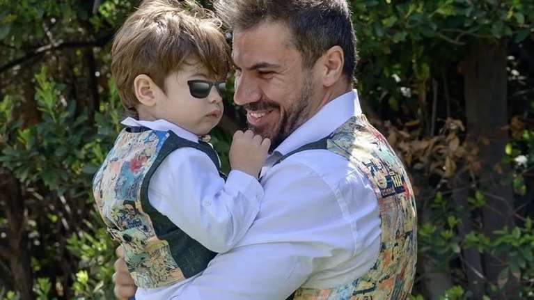 Άκης Πετρετζίκης: Το ξεκαρδιστικό στιγμιότυπο με τον γιο του Αχιλλέα που αξίζει να δεις