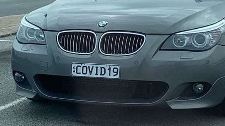 Μυστήριο με BMW που έχει πινακίδα COVID-19: Εγκαταλείφθηκε στο αεροδρόμιο της Αδελαΐδας στην αρχή της πανδημίας