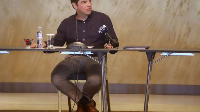 Με τραγούδι του Δεληβοριά το μήνυμα Τσίπρα σε μαθητές: Ό,τι και να γίνει στις Πανελλαδικές, κανείς δεν θα σας στερήσει τη ζωή που θέλετε