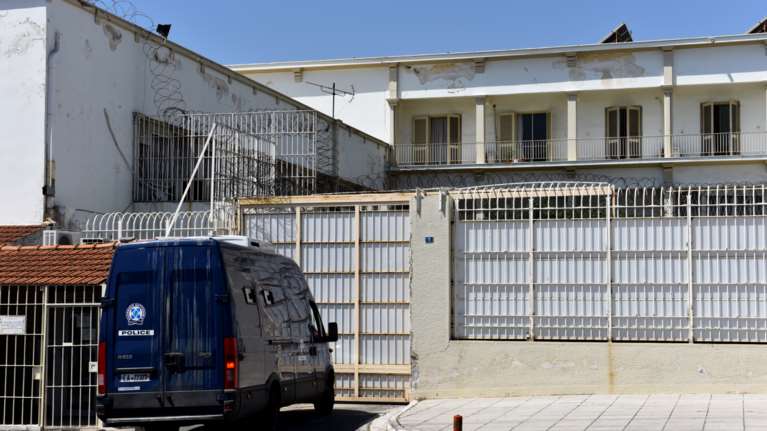 Ψηφιακό &quot;πάρτι&quot; με usb, SIM, στικάκια και κινητά στα κελιά των τρομοκρατών - Τα πρώτα συμπεράσματα των αρχών