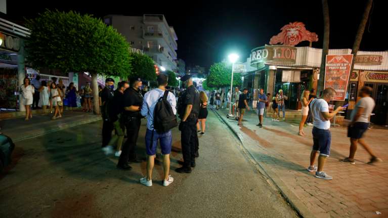 Κορονοϊός: Κλείνουν για τους τουρίστες οι &quot;δρόμοι των πάρτι&quot; στη Μαγιόρκα - Τα βίντεο που προκάλεσαν σάλο