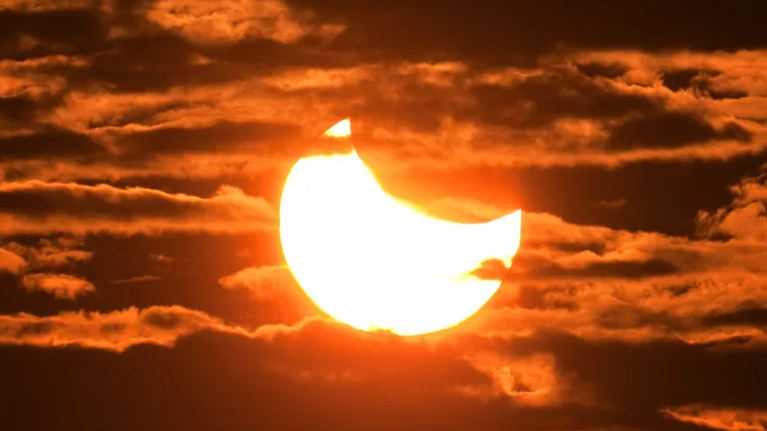 Πανσέληνος με μερική έκλειψη Σελήνης: Η μεγαλύτερη σε διάρκεια από το 1440 - Ημέρα μεγάλων καταστροφών