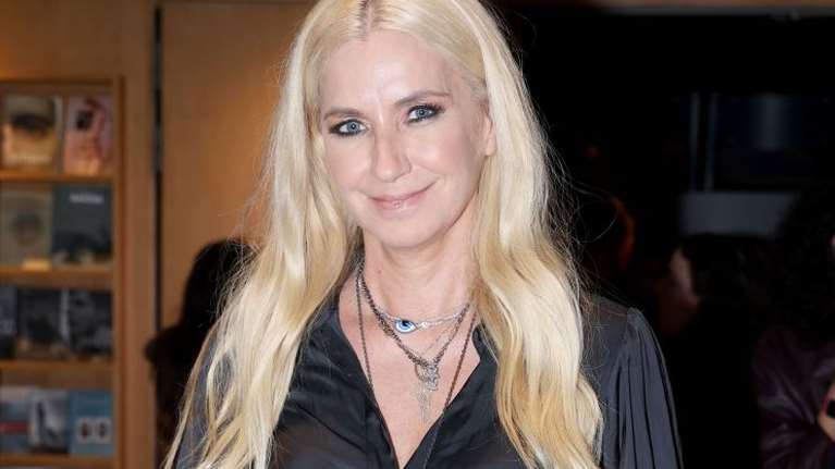 Λένα Αρώνη: Με τις κούκλες κόρες της στον ελληνικό τελικό της Eurovision