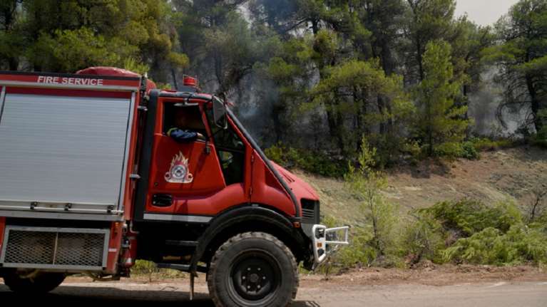 Τραγωδία στη Φυλή: Αυτοκίνητο έπεσε σε γκρεμό κοντά στο γήπεδο του Θρασύβουλου - Ανασύρθηκε νεκρός ο οδηγός