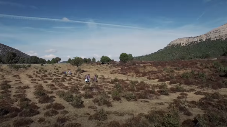 &quot;Ο Καλός, ο Κακός και ο Άσχημος&quot;: Τέσσερις φίλοι ξέθαψαν το νεκροταφείο που γυρίστηκε η εμβληματική σκηνή [Βίντεο]