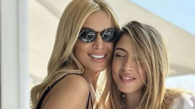 Μαριλού Κόζαρη: Σε βραδινή έξοδο πριν από 13 χρόνια με την κολλητή της, Κατερίνα Καινούργιου και γνωστό επιχειρηματία