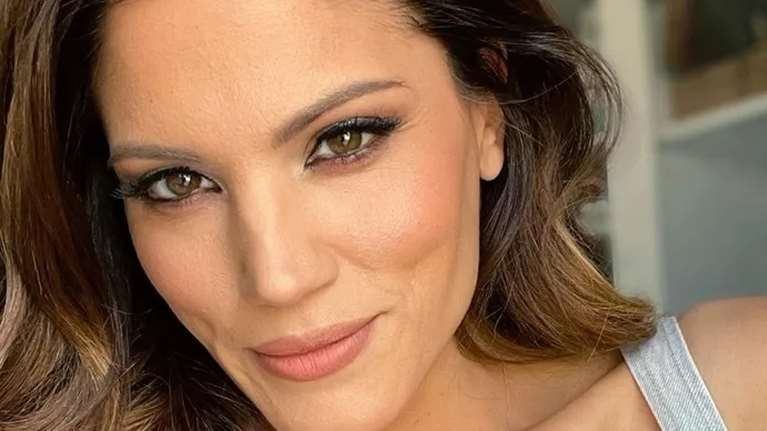 Η Μαίρη Συνατσάκη μας δείχνει την πραγματικότητα: Έτσι κυκλοφορεί μέσα στο σπίτι