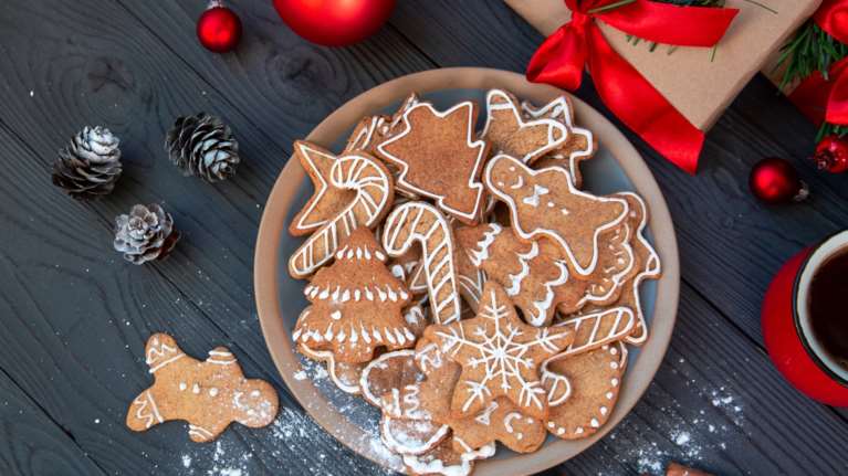 Συνταγή: Πανεύκολα μπισκότα gingerbread - Τέλεια και χριστουγεννιάτικα, χωρίς ζάχαρη