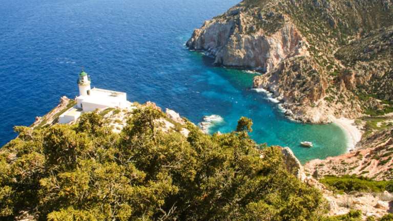 Πολύαιγος: Ένα πανέμορφο νησί με υπέροχες παραλίες δίπλα στην Κϊμωλο, που έχει μείνει παρθένο - Να γιατί