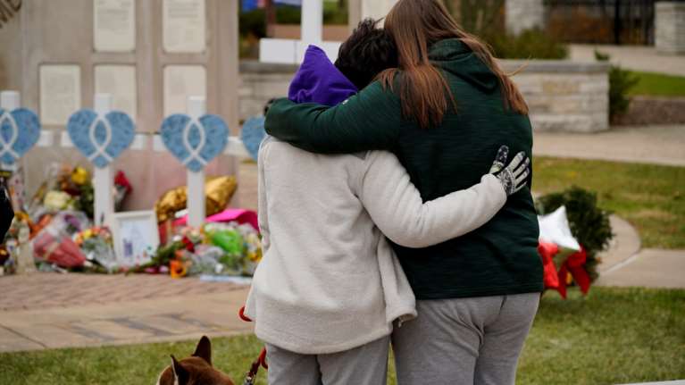 ΗΠΑ: Ο σοκαριστικός αριθμός των παιδιών που έχασαν έναν γονέα από κορονοϊό