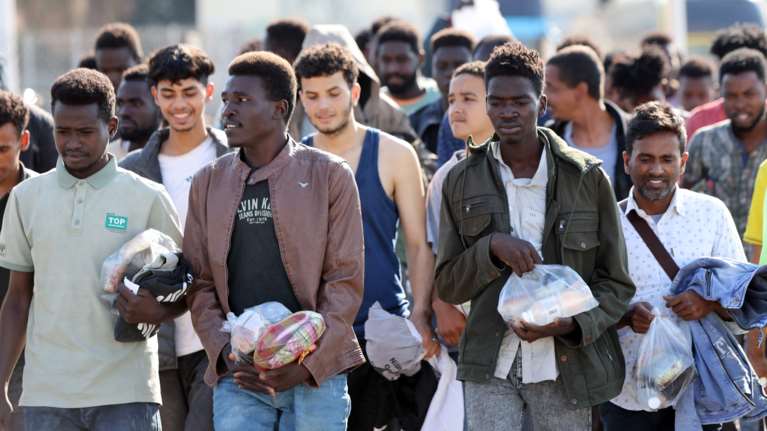 Με ιατρικές εξετάσεις θα πιστοποιείται αν είναι ανήλικοι οι ασυνόδευτοι που αιτούνται άσυλο