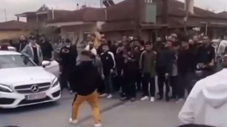 Κορονοϊός-Ημαθία: Χαμός σε βίντεο κλιπ γνωστού ράπερ - Συνωστισμός χωρίς μάσκες, χορός και όπλα  [Βίντεο]