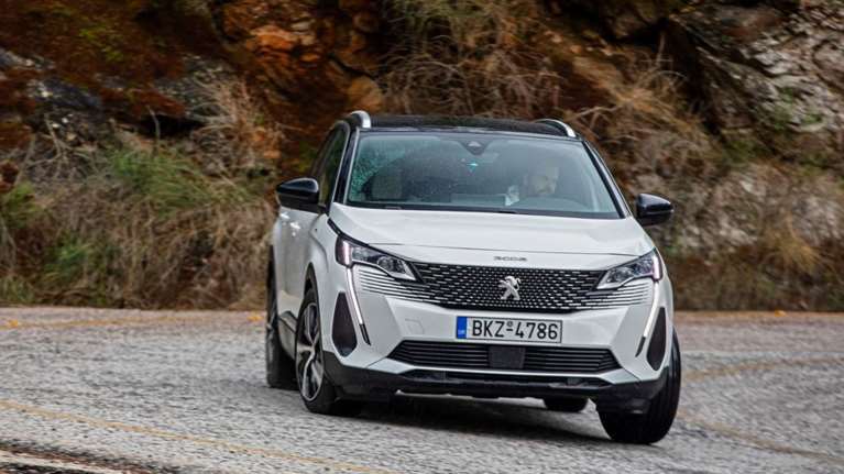 Peugeot 3008 Hybrid4: Υβριδικό, τετρακίνητο, &quot;διαστημόπλοιο&quot;