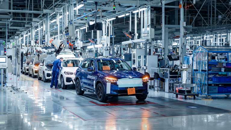 Στις 14 Ιουλίου η πρεμιέρα της ηλεκτρικής BMW iX3