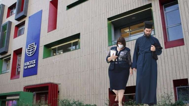 Κιβωτός του Κόσμου: &quot;Έχουν πέσει τόνοι λάσπης&quot; - Η κατάθεση της πρεσβυτέρας στη δίκη του πατέρα Αντώνιου