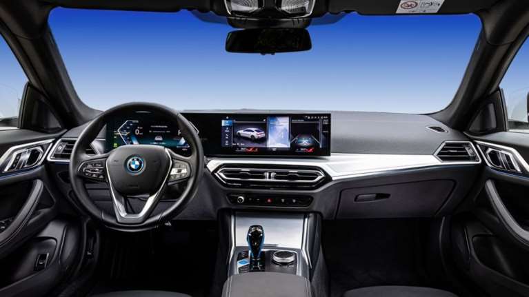 Οθόνες αφής αντί για κουμπιά: Γιατί επιμένουν οι κατασκευαστές