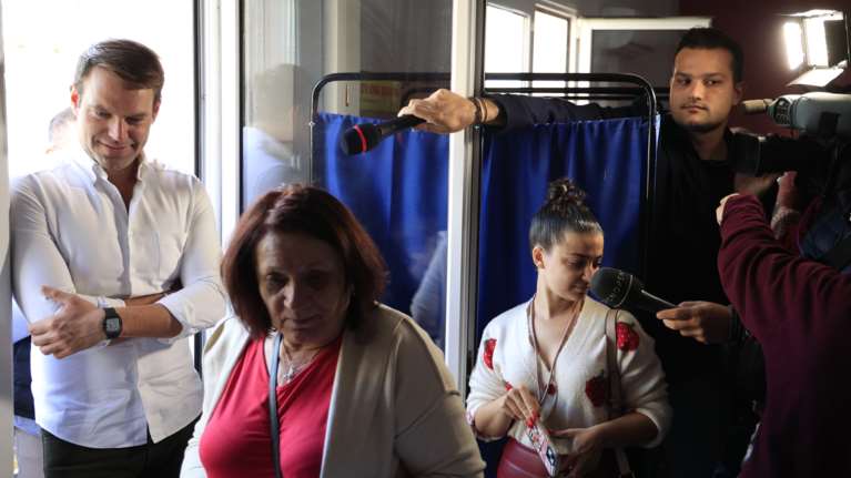 Εκλογές συνέδρων ΣΥΡΙΖΑ: Όλοι δηλώνουν νικητές - "Καθαρή επικράτηση", λένε οι "87" - "Συντριπτική νίκη", λέει η πλευρά Κασσελάκη