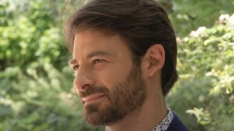 Θάνος Λέκκας: &quot;Το gay φιλί είναι αστείο να το συζητάμε - Κανέναν δεν αφορά επί της ουσίας τι κάνει ο άλλος στο κρεβάτι του&quot;