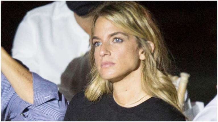 Χρυσή Βαρδινογιάννη: Ανανεωμένη και πολύ λαμπερή με έξωμο little black dress και clasp bag Celine