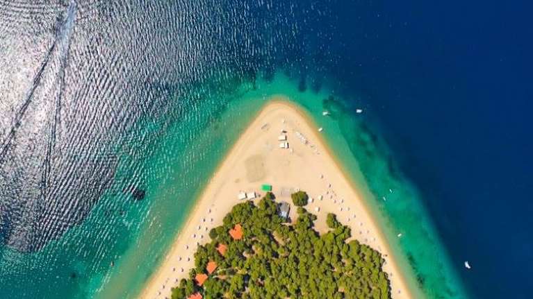 Γρεγολίμανο: Η Βόρεια Εύβοια &quot;απαντά&quot; στο σποτ του ΕΟΤ με την παραλία στο Μαρμάρι [βίντεο]