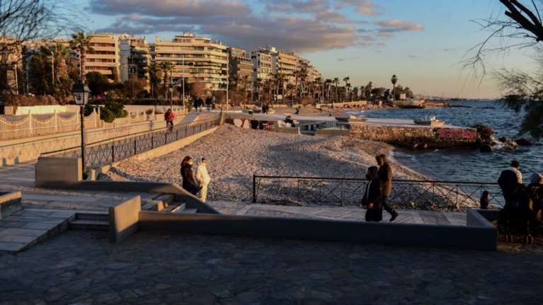 Γιορτές με καλοκαιρία: Ανεβαίνει κι άλλο η θερμοκρασία: Ο καιρός μέχρι την Πέμπτη