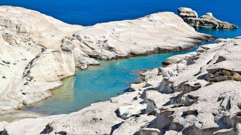 Μήλος: Ανακλήθηκε η οικοδομική άδεια για την ανέγερση ξενοδοχείου στo Σαρακήνικο