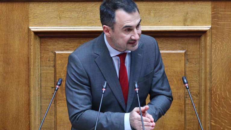 Αλέξης Χαρίτσης στον Κυρ. Μητσοτάκη: Έχετε κάνει τους θεσμούς κουρελόχαρτο