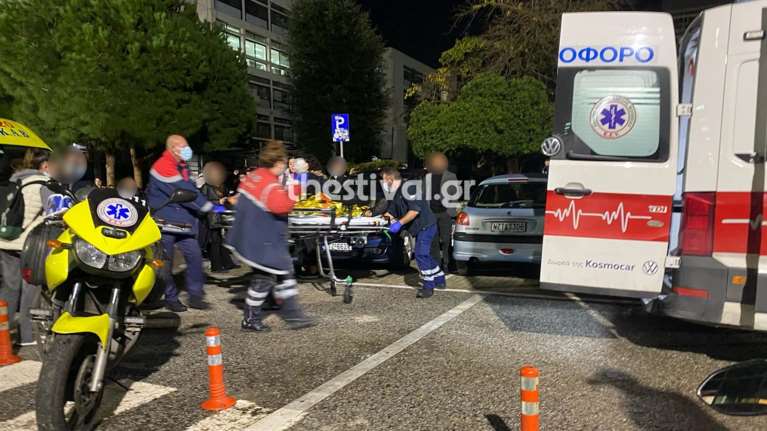 ΑΠΘ: Μαχαίρωσαν νεαρό μπροστά σε έντρομους φοιτητές στο πάρκο της Φιλοσοφικής Σχολής