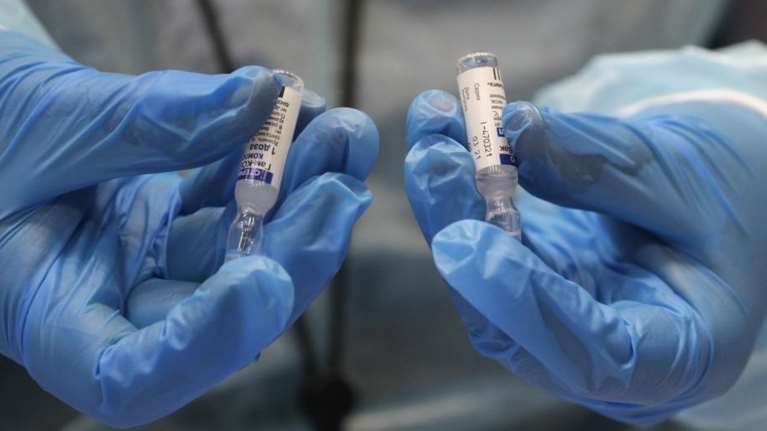 Κορονοϊός - Εμβόλια: 40 περιστατικά μυοκαρδίτιδας και περικαρδίτιδας στην Ελλάδα έπειτα από εμβολιασμούς