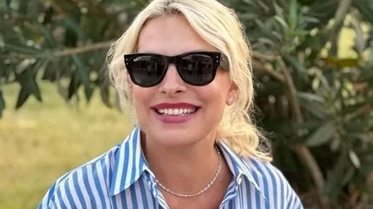 Ελένη Μενεγάκη: Για ουζάκι σε παραδοσιακή ψαροταβέρνα της Χαλκίδας