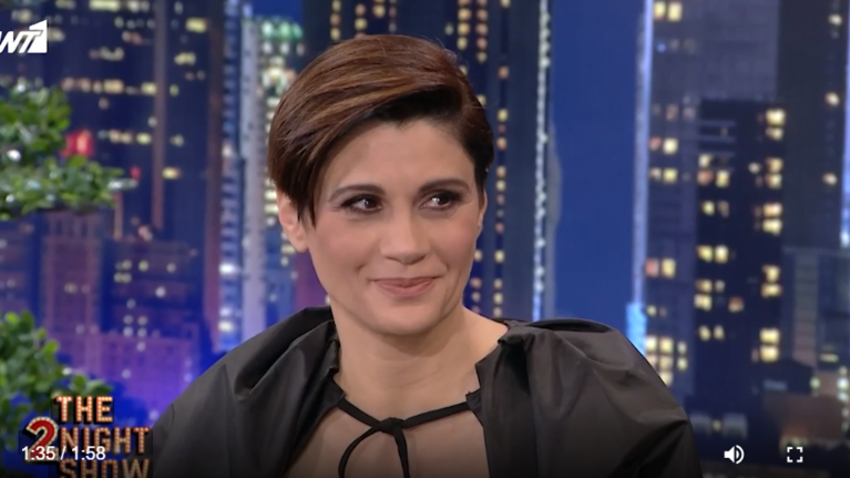 Άννα Μαρία Παπαχαραλάμπους: Στιλάτη σε βόλτα στην πόλη με τον πανύψηλο 15χρονο γιο της