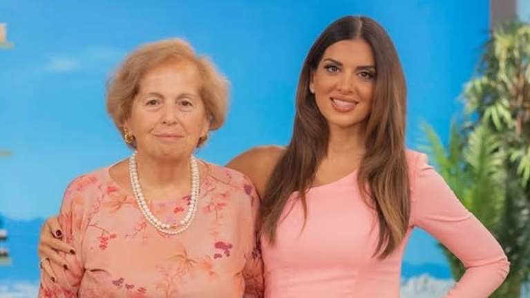 Η Σταματίνα Τσιμτσιλή μαζί με τη μητέρα της στο στούντιο του &quot;Happy Day&quot; - &quot;Είναι το γούρι μου&quot;