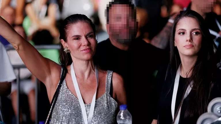 Μιράντα Πατέρα: Το διαχρονικό φόρεμα της γυναικείας γκαρνταρόμπας που επέλεξε για την εμφάνισή της σε κοσμικό event