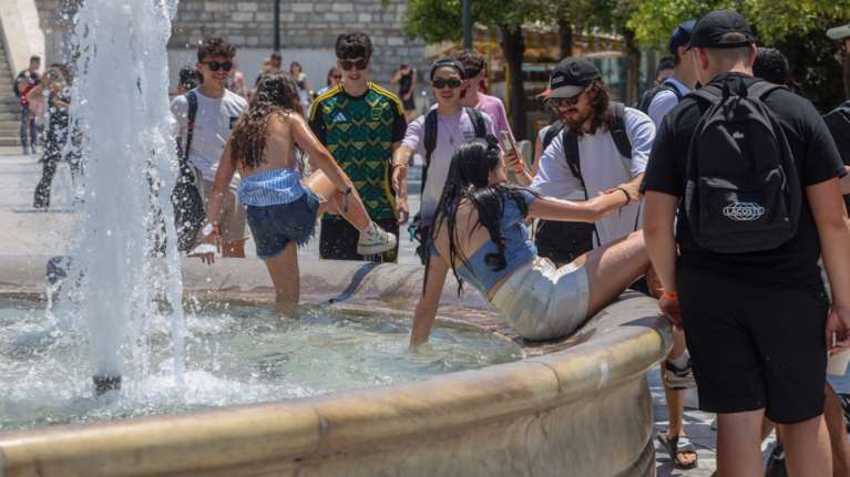 Καύσωνας: Πώς θα αντιμετωπίσουμε τις πολύ υψηλές θερμοκρασίες - Oδηγίες αυτοπροστασίας