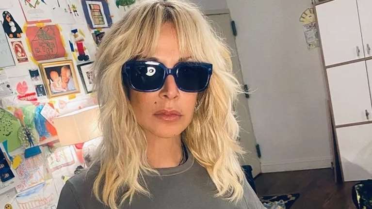 Η Άννα Βίσση με άκρως καλοκαιρινή διάθεση: Βρέθηκε με τον Χριστόφορο Παπακαλιάτη στους Παξούς