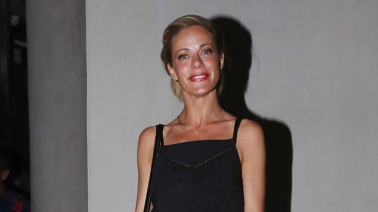 Ζέτα Μακρυπούλια: Η θεϊκή ολόσωμη φόρμα, το μίνι φόρεμα, η υπέροχη φούστα