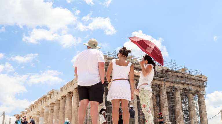 ΔΝΤ: Ανάπτυξη 3,3% το 2021 - Βιώσιμο το ελληνικό χρέος - Συστάσεις για κόκκινα δάνεια και δημόσιο