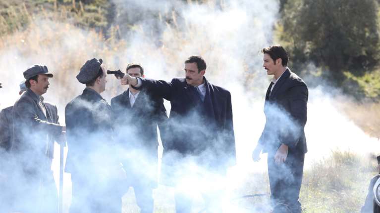 Άγριες Μέλισσες: Ολική επαναφορά από απόψε - Η μαύρη νύχτα, ο εμφύλιος και ο εκβιασμός της Λενιώς