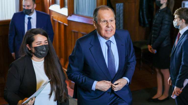 Ρωσική εισβολή στην Ουκρανία-Λαβρόφ: Πώς ενέπλεξε και την Ιρλανδία μετά την "Τουρκική Δημοκρατία της Βόρειας Κύπρου"