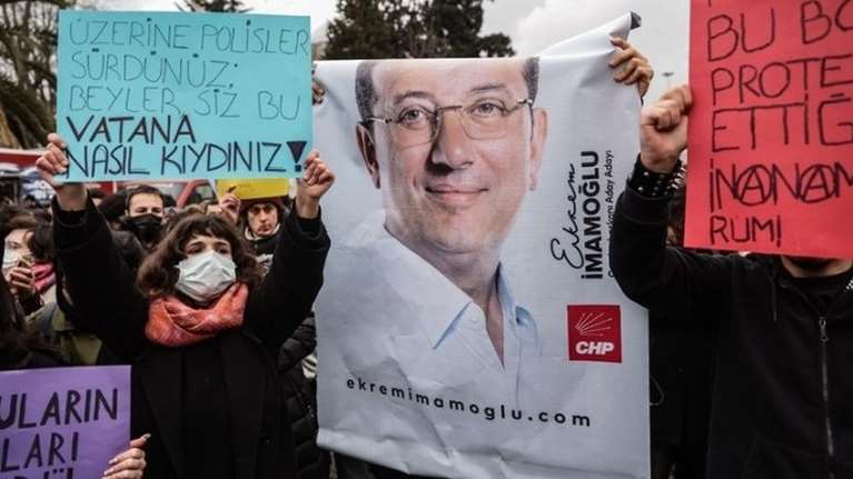 Αντιδράσεις από Γαλλία και Γερμανία για Ιμάμογλου: &quot;Οπισθοδρόμηση για τη δημοκρατία η σύλληψή του&quot;