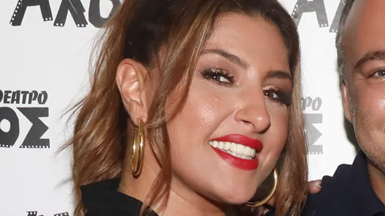 Έλενα Παπαρίζου: Η βόλτα της για ψώνια με casual chic look