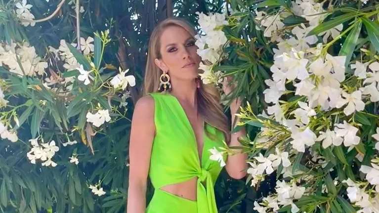 Η Ντορέττα Παπαδημητρίου ήταν η απόλυτη &#39;00s νύφη:  Δείτε τη στο πλευρό του Κώστα Πηλαδάκη σε ηλικία 29 ετών