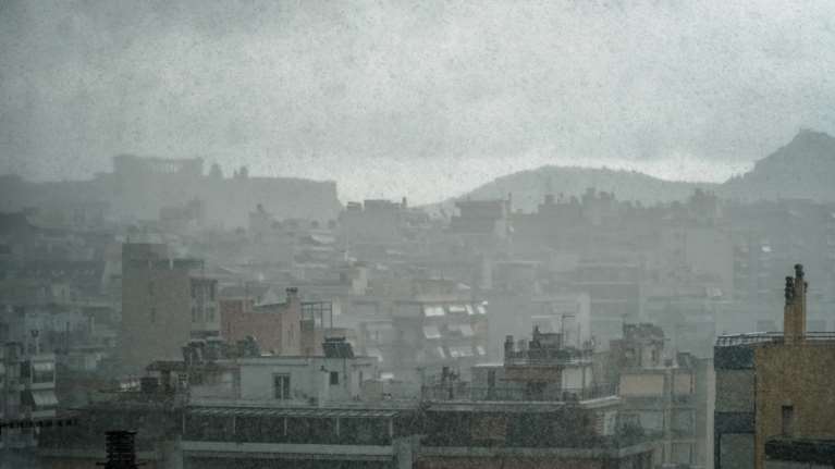 Meteo: Πού αναμένονται βροχές και καταιγίδες την Τρίτη