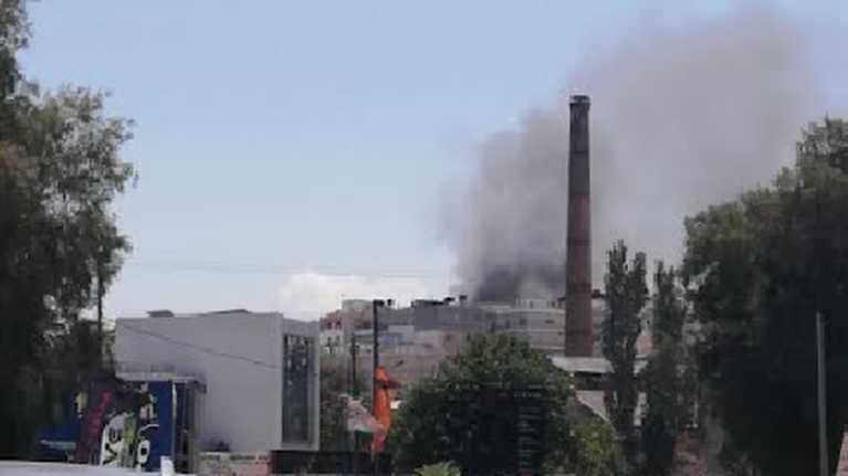 Συναγερμός στο Ηράκλειο: Μεγάλη κινητοποίηση της Πυροσβεστικής για φωτιά σε πυκνοκατοικημένη περιοχή