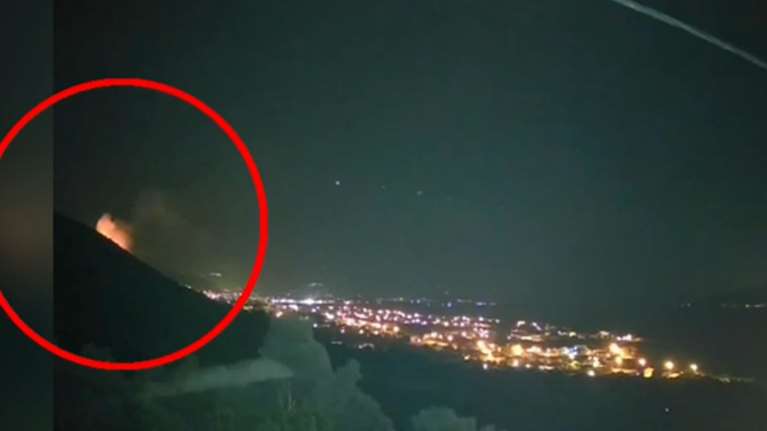 Ναύπακτος: Η στιγμή που ξεσπά η μεγάλη φωτιά που προκάλεσε εκκένωση οικισμών - [βίντεο]