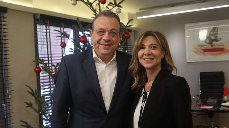 Το σχόλιο γεμάτο ειρωνεία της Πανδώρας των Νέων, για τις &quot;μεγαλοστομίες&quot; Φάμελλου - &quot;Μήπως μας δουλεύει;&quot;